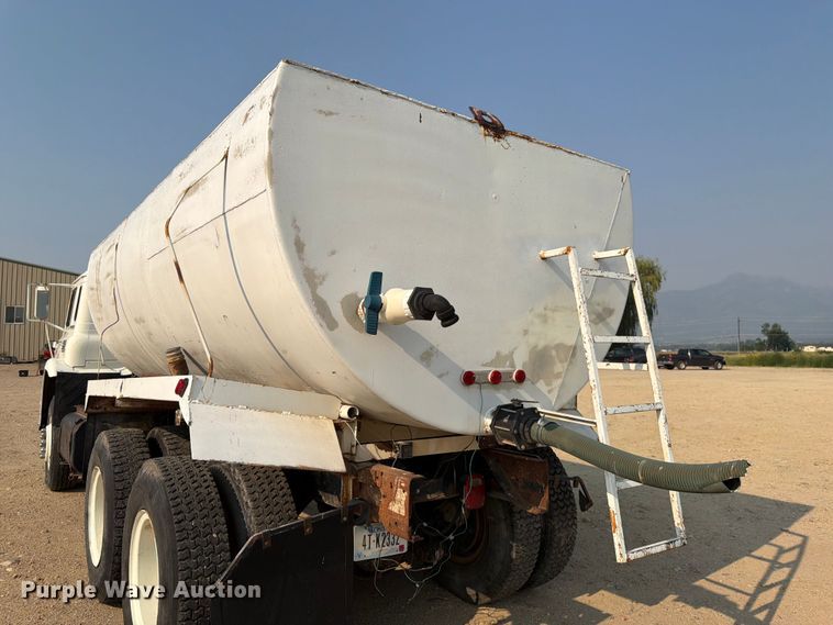 image for item FK4554 1971 International CO F1950 A tank truck
