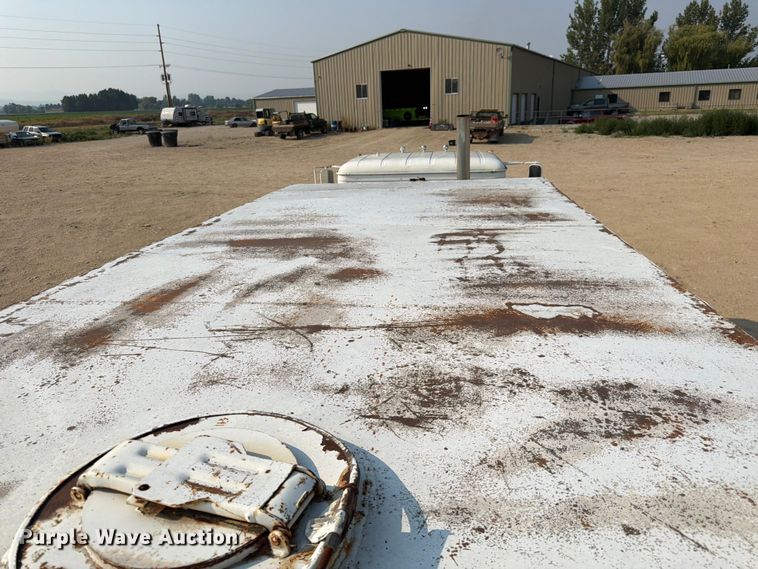 image for item FK4554 1971 International CO F1950 A tank truck