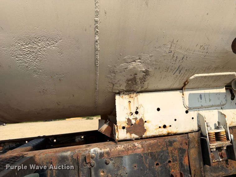 image for item FK4554 1971 International CO F1950 A tank truck