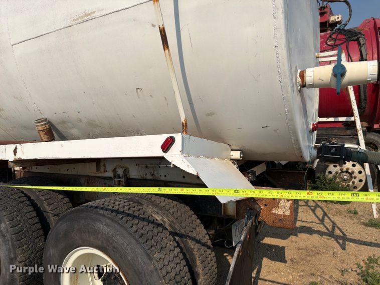 image for item FK4554 1971 International CO F1950 A tank truck