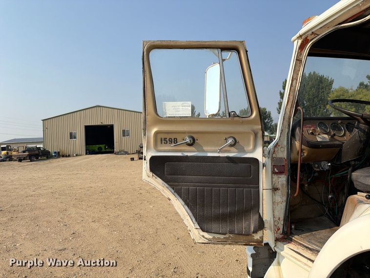 image for item FK4554 1971 International CO F1950 A tank truck