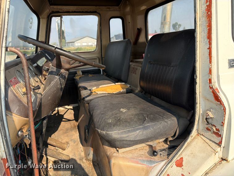 image for item FK4554 1971 International CO F1950 A tank truck