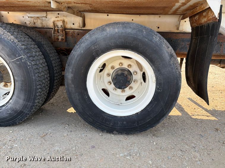 image for item FK4554 1971 International CO F1950 A tank truck