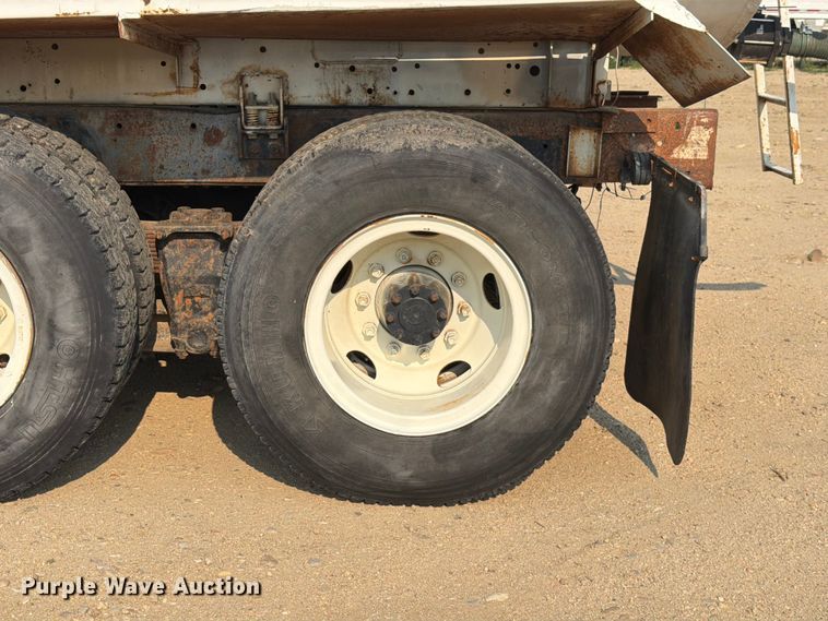image for item FK4554 1971 International CO F1950 A tank truck