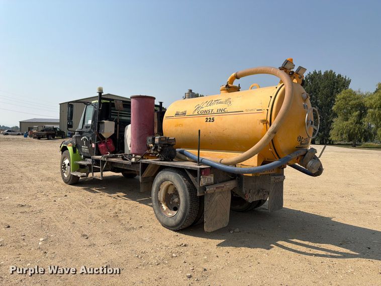 image for item FK4555 2007 International 4300 vacuum truck