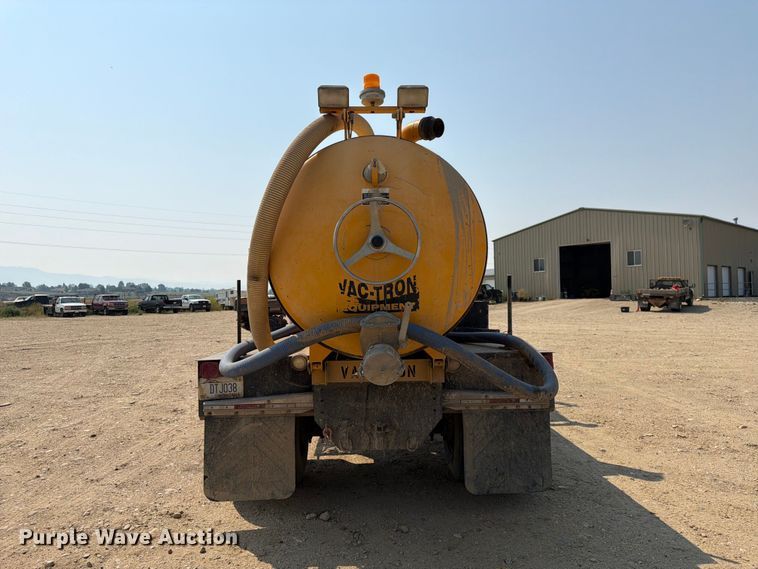 image for item FK4555 2007 International 4300 vacuum truck