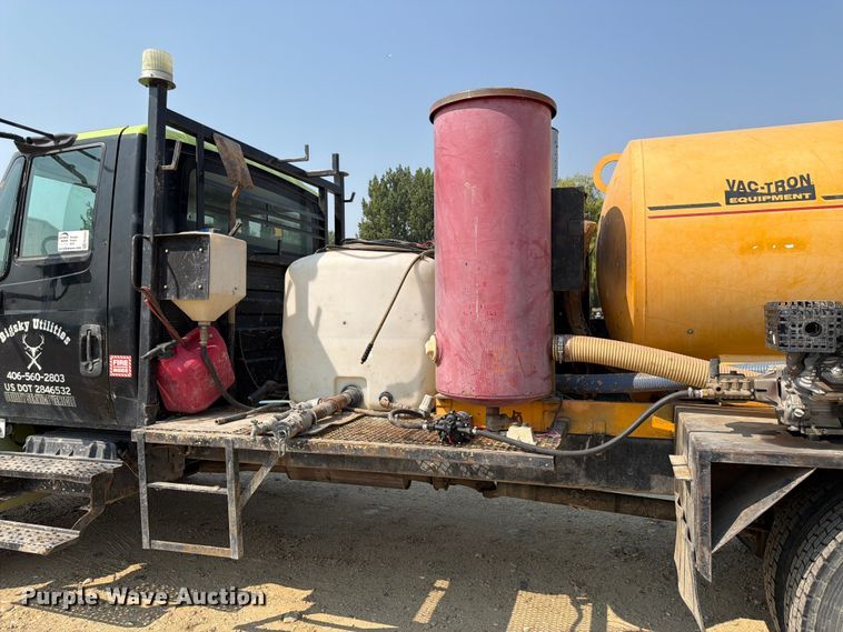 image for item FK4555 2007 International 4300 vacuum truck