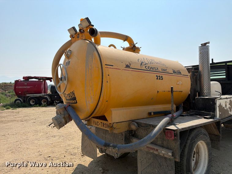 image for item FK4555 2007 International 4300 vacuum truck