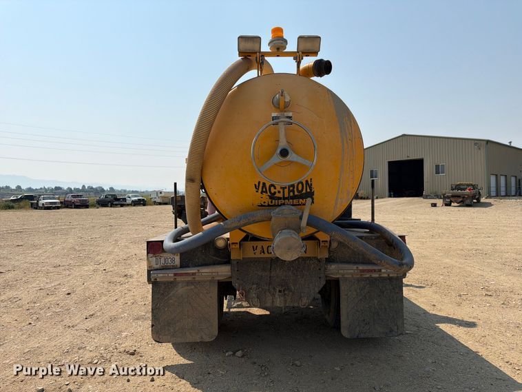 image for item FK4555 2007 International 4300 vacuum truck