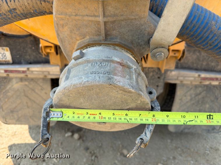 image for item FK4555 2007 International 4300 vacuum truck