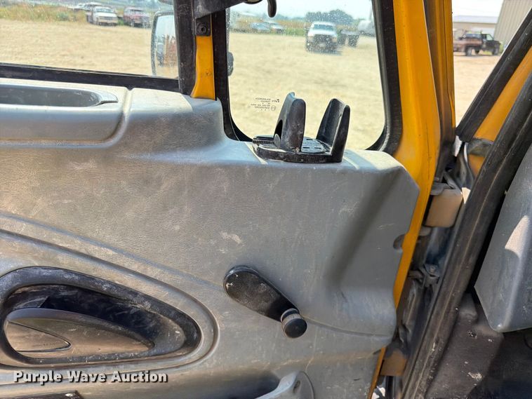 image for item FK4555 2007 International 4300 vacuum truck