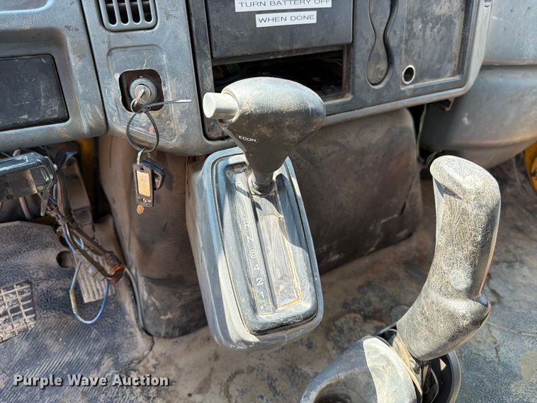 image for item FK4555 2007 International 4300 vacuum truck