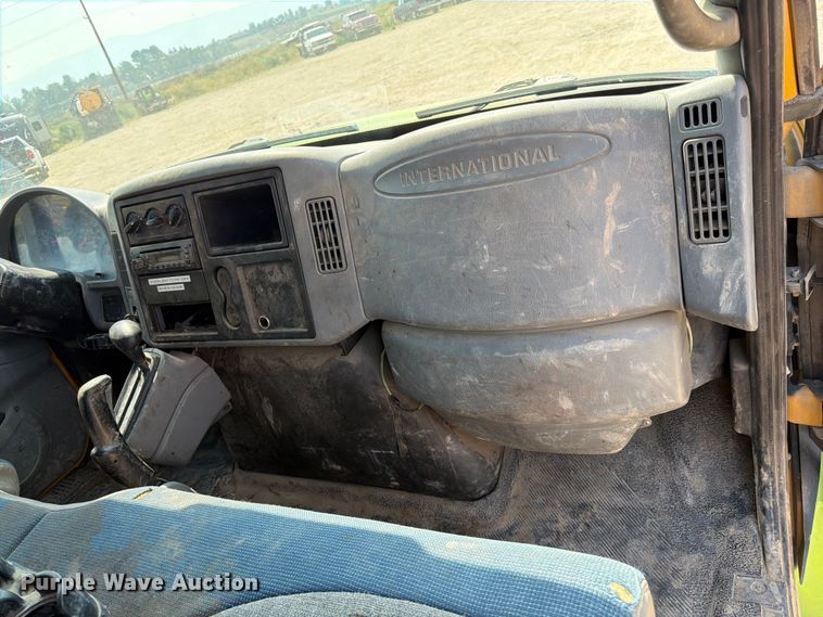 image for item FK4555 2007 International 4300 vacuum truck