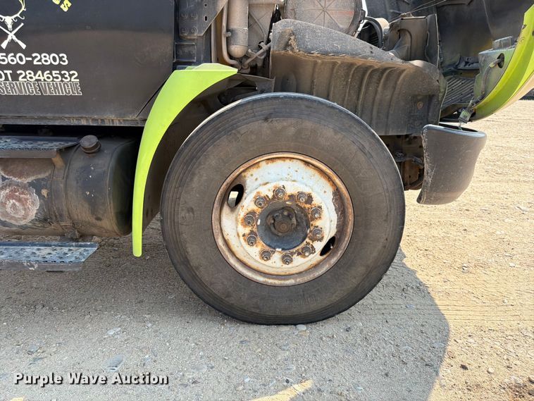 image for item FK4555 2007 International 4300 vacuum truck