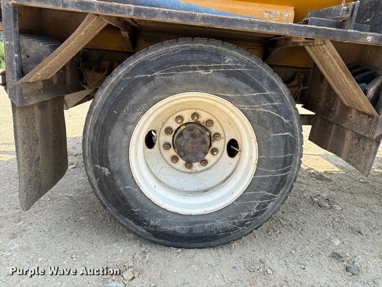 image for item FK4555 2007 International 4300 vacuum truck
