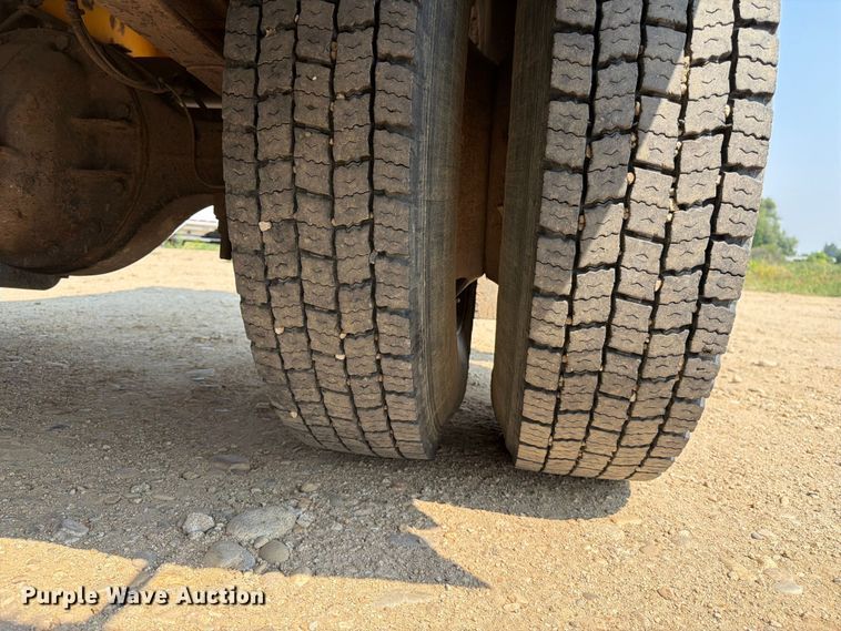 image for item FK4555 2007 International 4300 vacuum truck