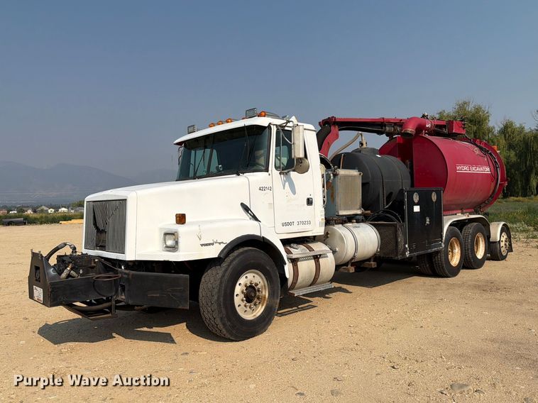 image for item FK4556 1999 Volvo WG vacuum truck