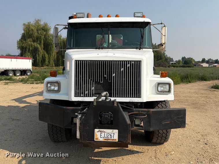 image for item FK4556 1999 Volvo WG vacuum truck