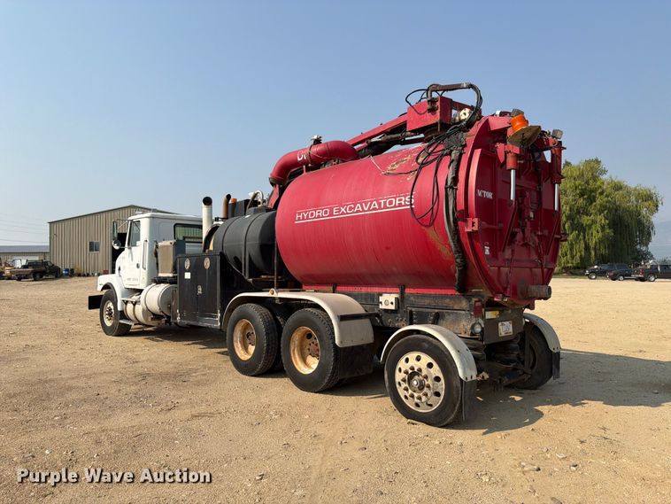 image for item FK4556 1999 Volvo WG vacuum truck