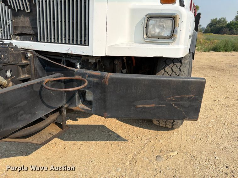 image for item FK4556 1999 Volvo WG vacuum truck