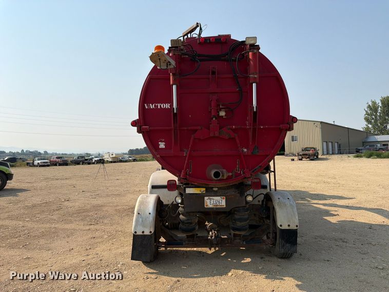image for item FK4556 1999 Volvo WG vacuum truck