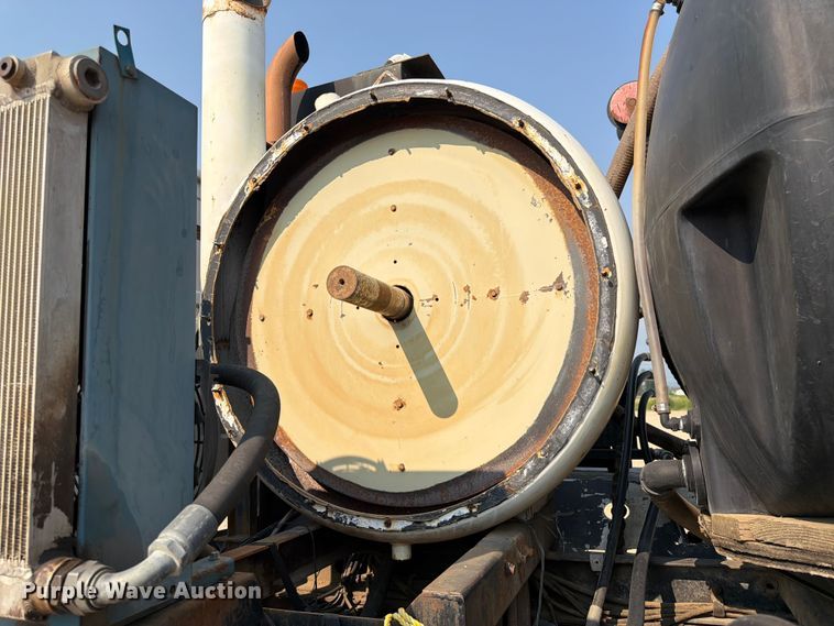 image for item FK4556 1999 Volvo WG vacuum truck