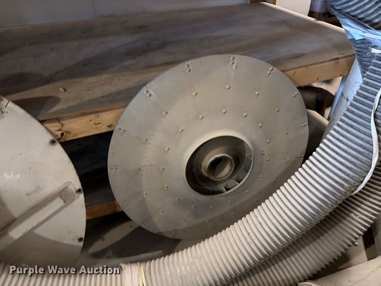 image for item FK4556 1999 Volvo WG vacuum truck