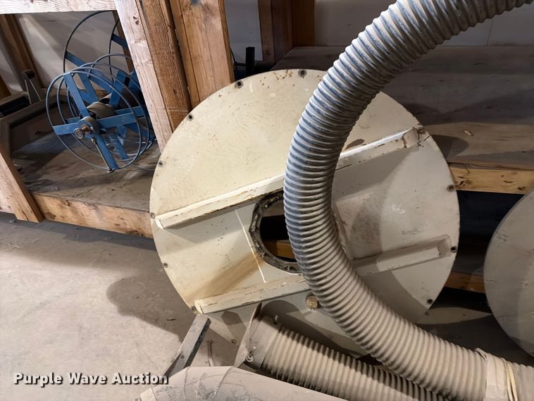 image for item FK4556 1999 Volvo WG vacuum truck