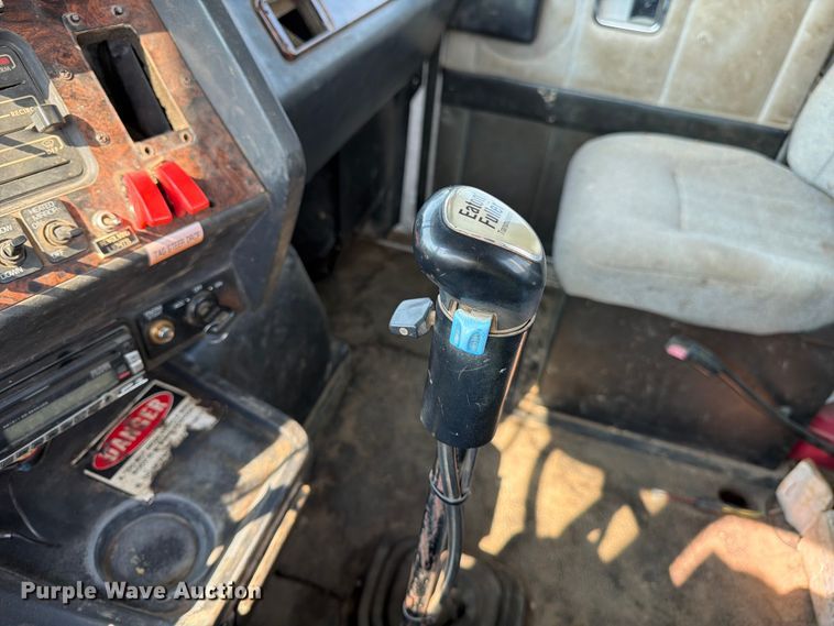 image for item FK4556 1999 Volvo WG vacuum truck