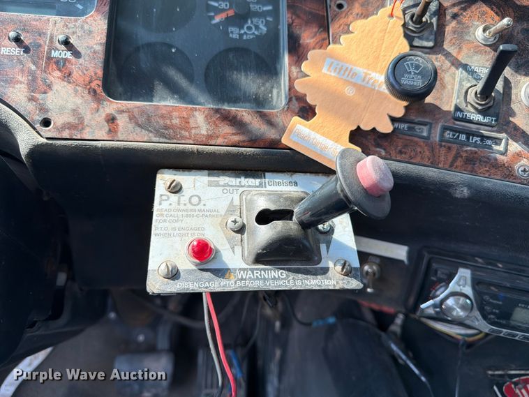 image for item FK4556 1999 Volvo WG vacuum truck