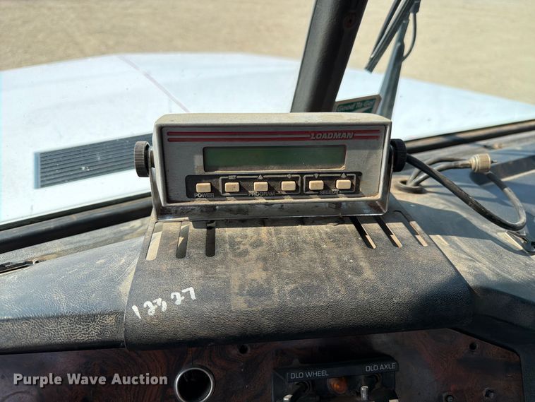 image for item FK4556 1999 Volvo WG vacuum truck