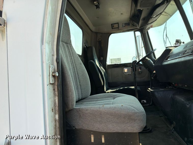 image for item FK4556 1999 Volvo WG vacuum truck