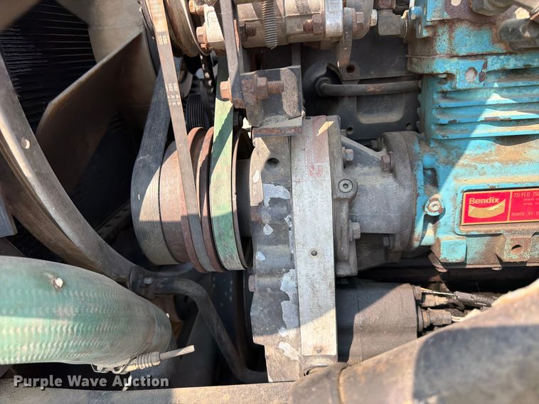 image for item FK4556 1999 Volvo WG vacuum truck