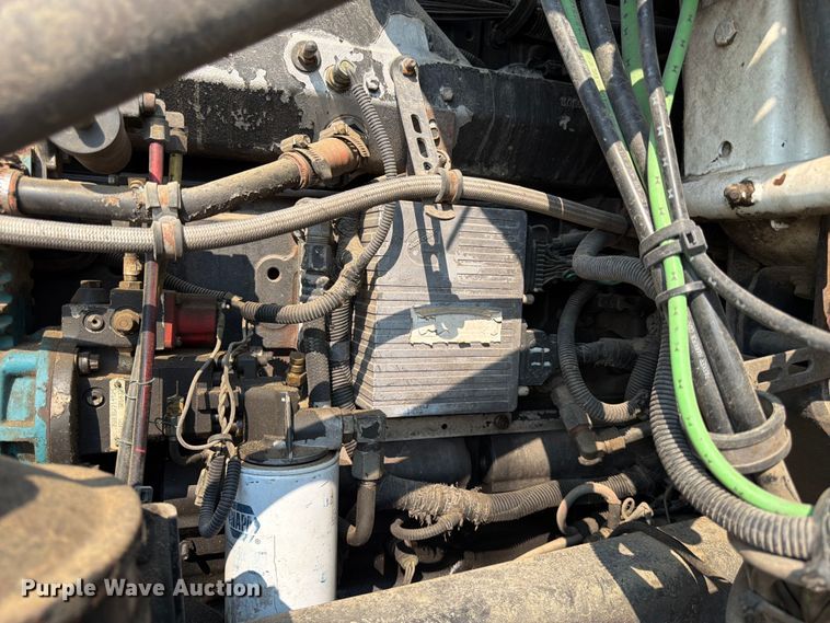 image for item FK4556 1999 Volvo WG vacuum truck