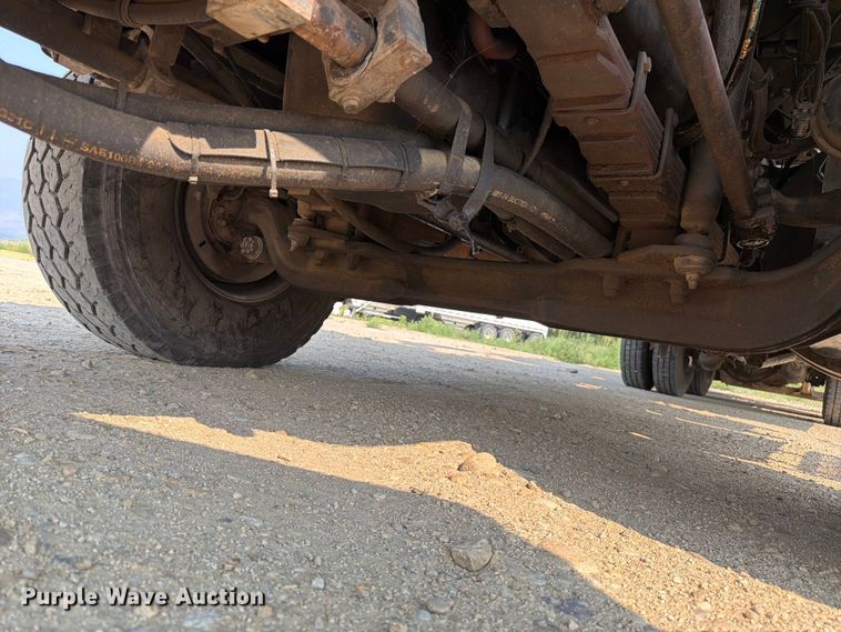 image for item FK4556 1999 Volvo WG vacuum truck