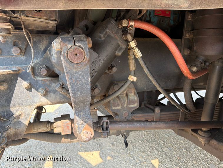 image for item FK4556 1999 Volvo WG vacuum truck