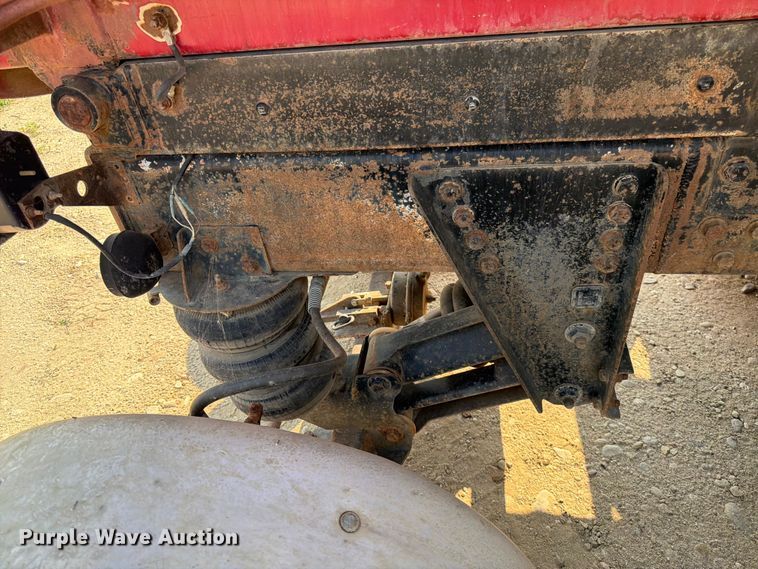 image for item FK4556 1999 Volvo WG vacuum truck