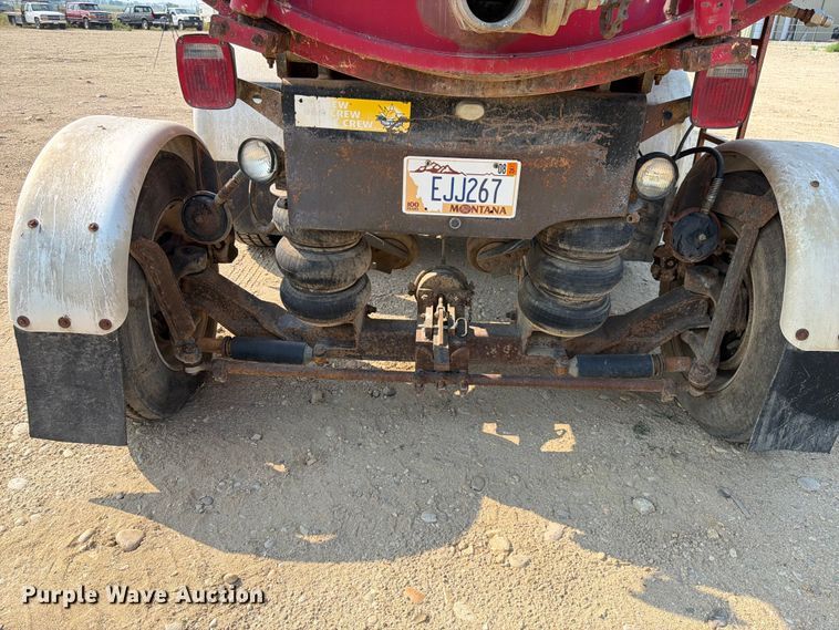image for item FK4556 1999 Volvo WG vacuum truck