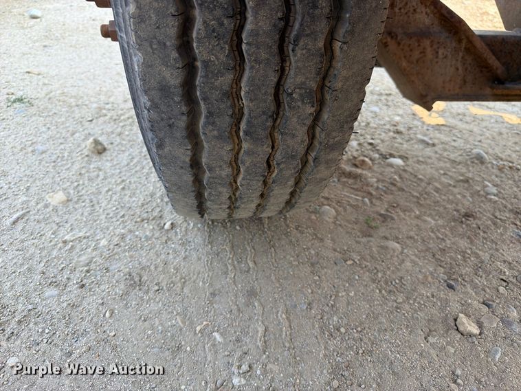 image for item FK4556 1999 Volvo WG vacuum truck