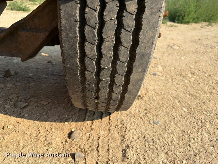 image for item FK4556 1999 Volvo WG vacuum truck
