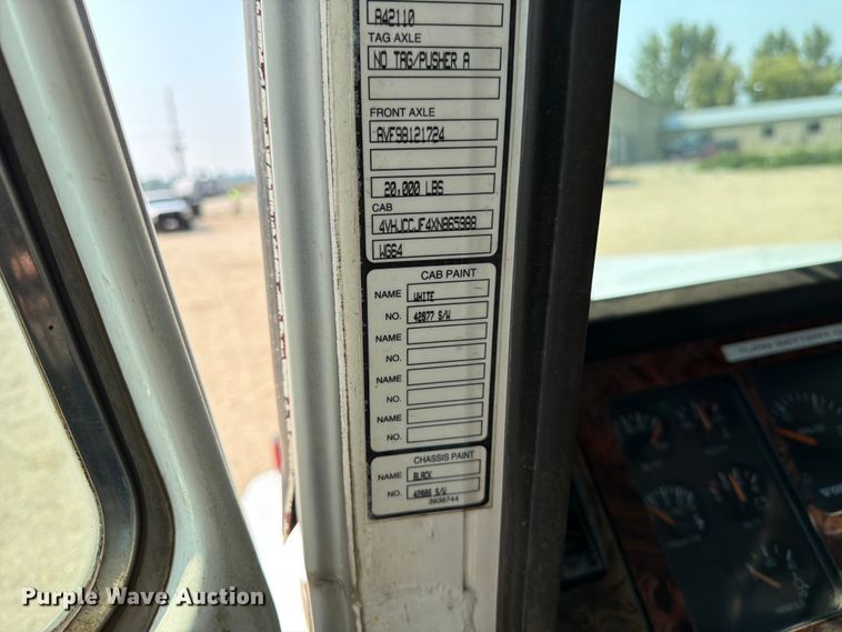 image for item FK4556 1999 Volvo WG vacuum truck
