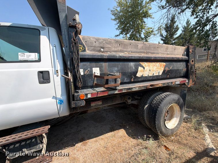 image for item FK4557 2000 Ford F750 Super Duty dump truck