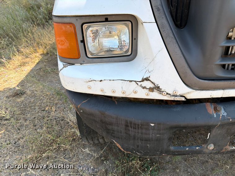 image for item FK4557 2000 Ford F750 Super Duty dump truck