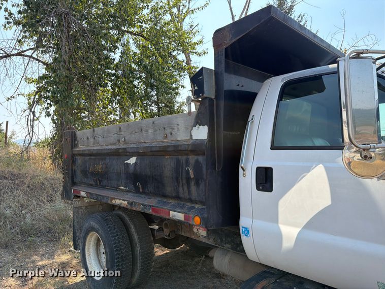 image for item FK4557 2000 Ford F750 Super Duty dump truck