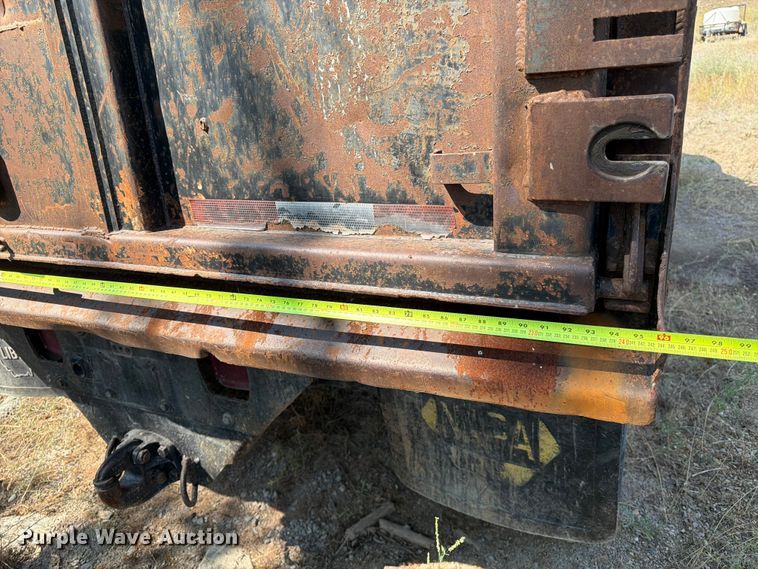 image for item FK4557 2000 Ford F750 Super Duty dump truck