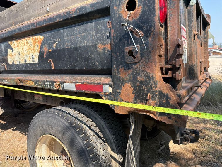 image for item FK4557 2000 Ford F750 Super Duty dump truck