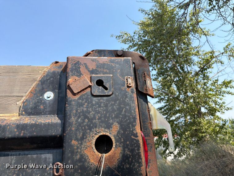 image for item FK4557 2000 Ford F750 Super Duty dump truck