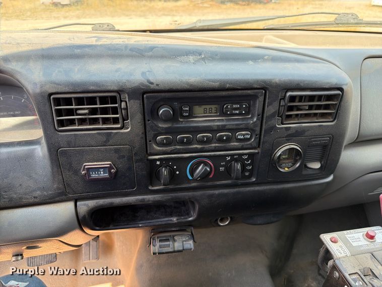image for item FK4557 2000 Ford F750 Super Duty dump truck