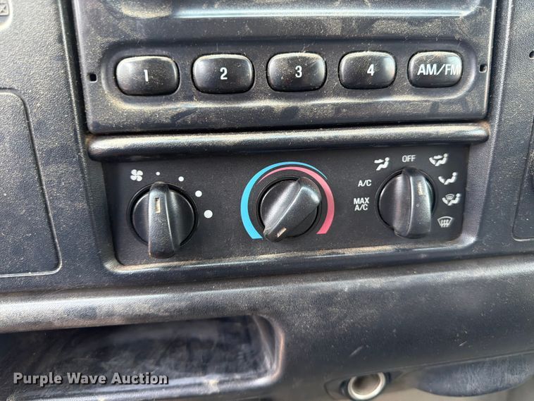 image for item FK4557 2000 Ford F750 Super Duty dump truck
