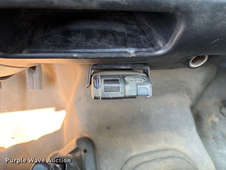 image for item FK4557 2000 Ford F750 Super Duty dump truck